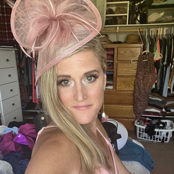 Fascinator Hat.  Dusty Rose. - Picture 3 of 3